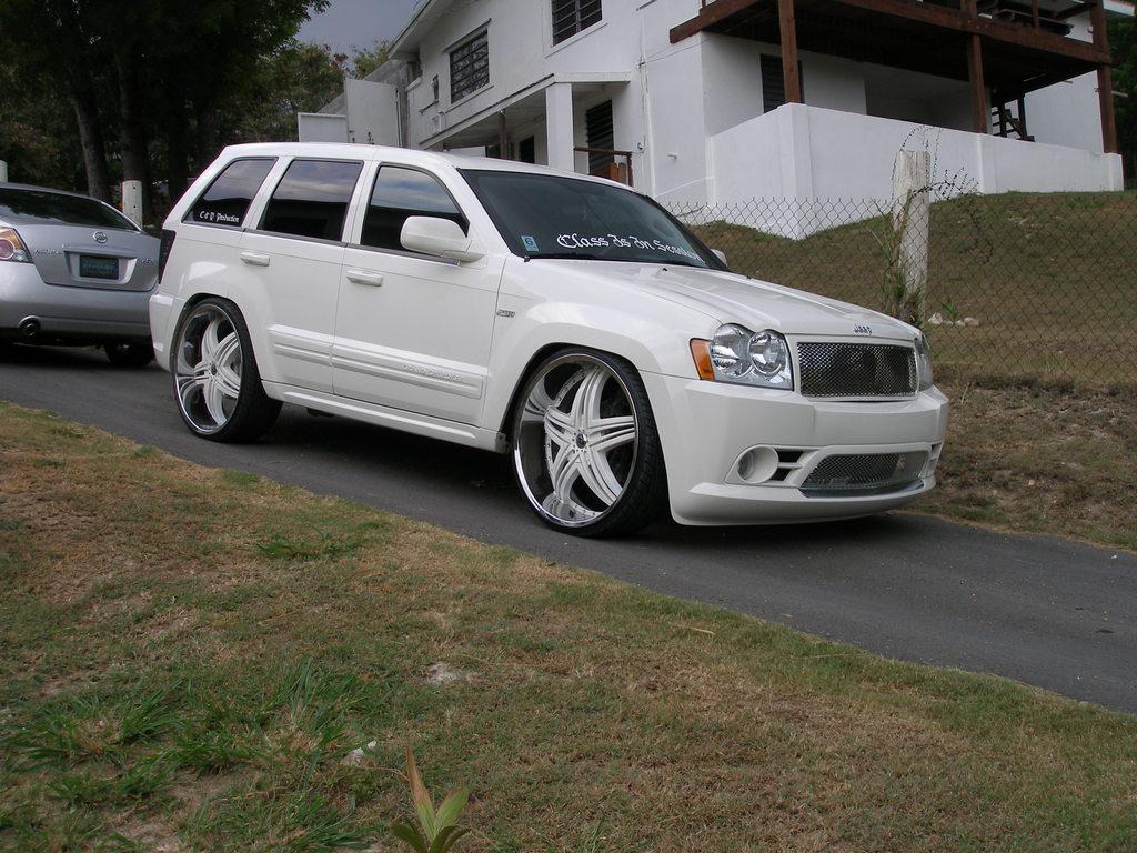 Jeep Grand Cherokee WK srt8